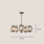 Lustre chromé à cinq globes de verre et ampoules bougie, avec cotes 55 cm