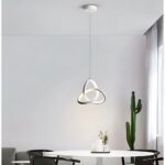 Suspension moderne design artistique installée dans un salon