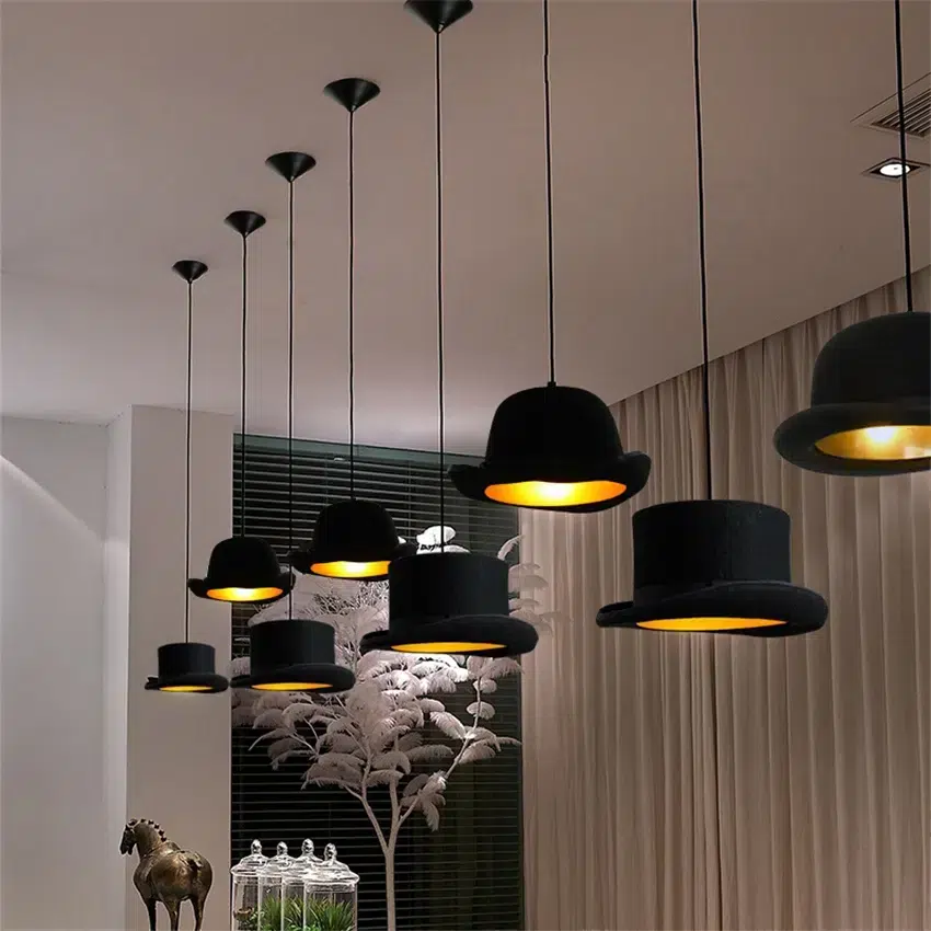 Suspension chapeau melon à LED noire moderne - ambiance allumée
