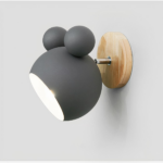 Applique murale enfant grise à design de Mickey en métal sur fond gris