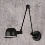 Applique murale industrielle LED noire rétro et réglable sur fond gris