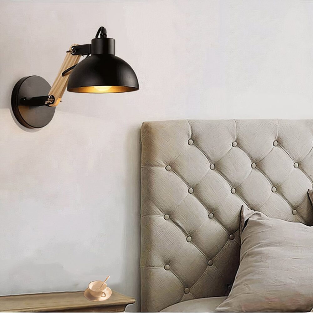 Applique murale liseuse LED ajustable en bois et métal