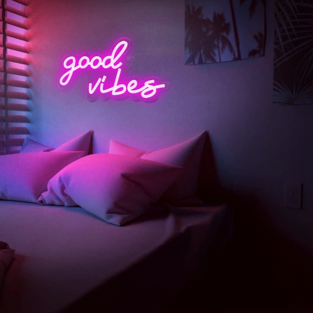 Applique murale néon rose good vibes - vue de face