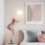 Applique murale petite fée rose pour fille - vue de côté