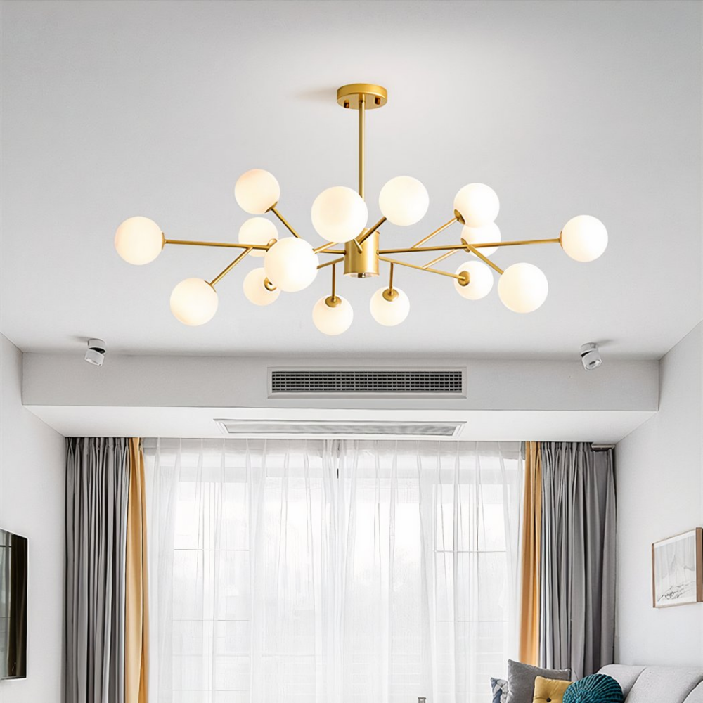 Lustre suspendu doré avec boules opales en verre