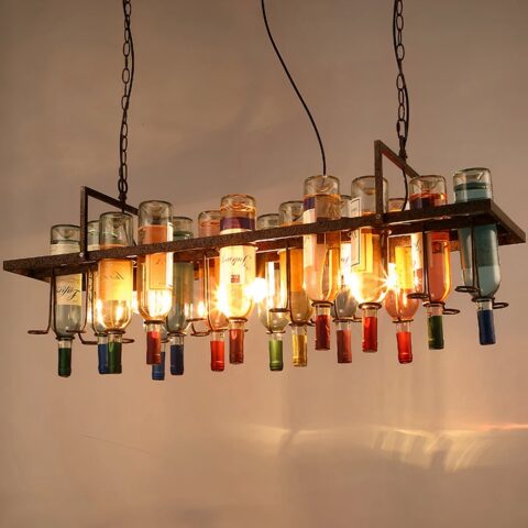 Lustre rectangulaire en fer forgé avec des bouteilles à l'envers
