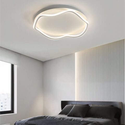 Lustre chambre blanc de style moderne en aluminium sur fond gris dans une chambre