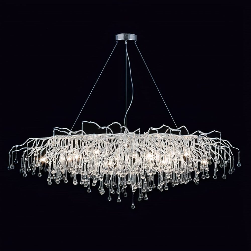 Lustre long et doré au design de gouttes d'eau