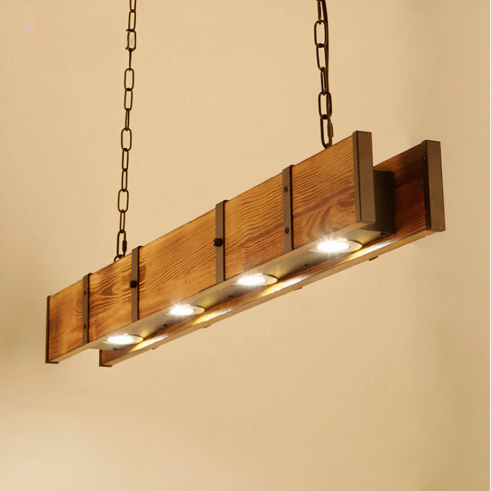Lustre en bois LED suspendu de style vintage sur fond beige