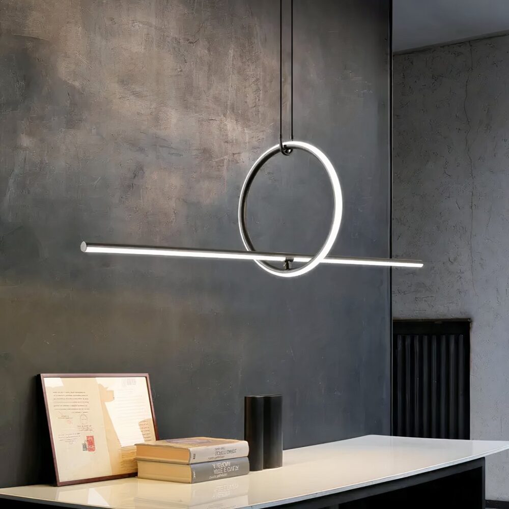 Lustre moderne motif géométrique LED dans une salle à manger moderne