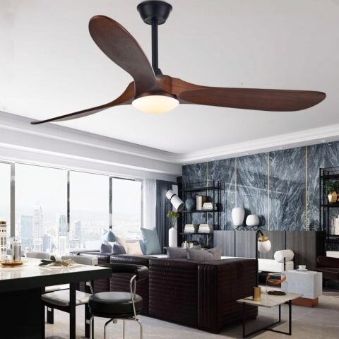 Lustre ventilateur de plafond en bois vintage industriel avec lumière dans une cuisine moderne
