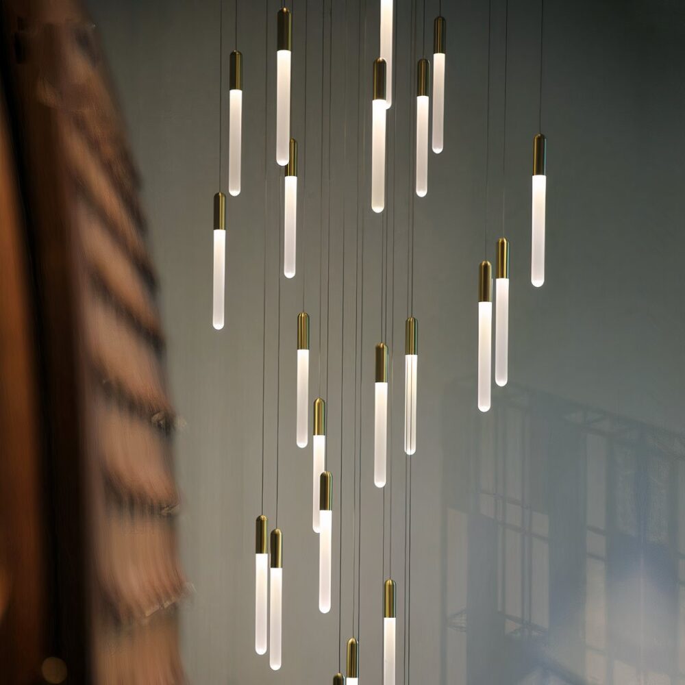 Suspension dorée au design nordique avec multi-têtes — détail