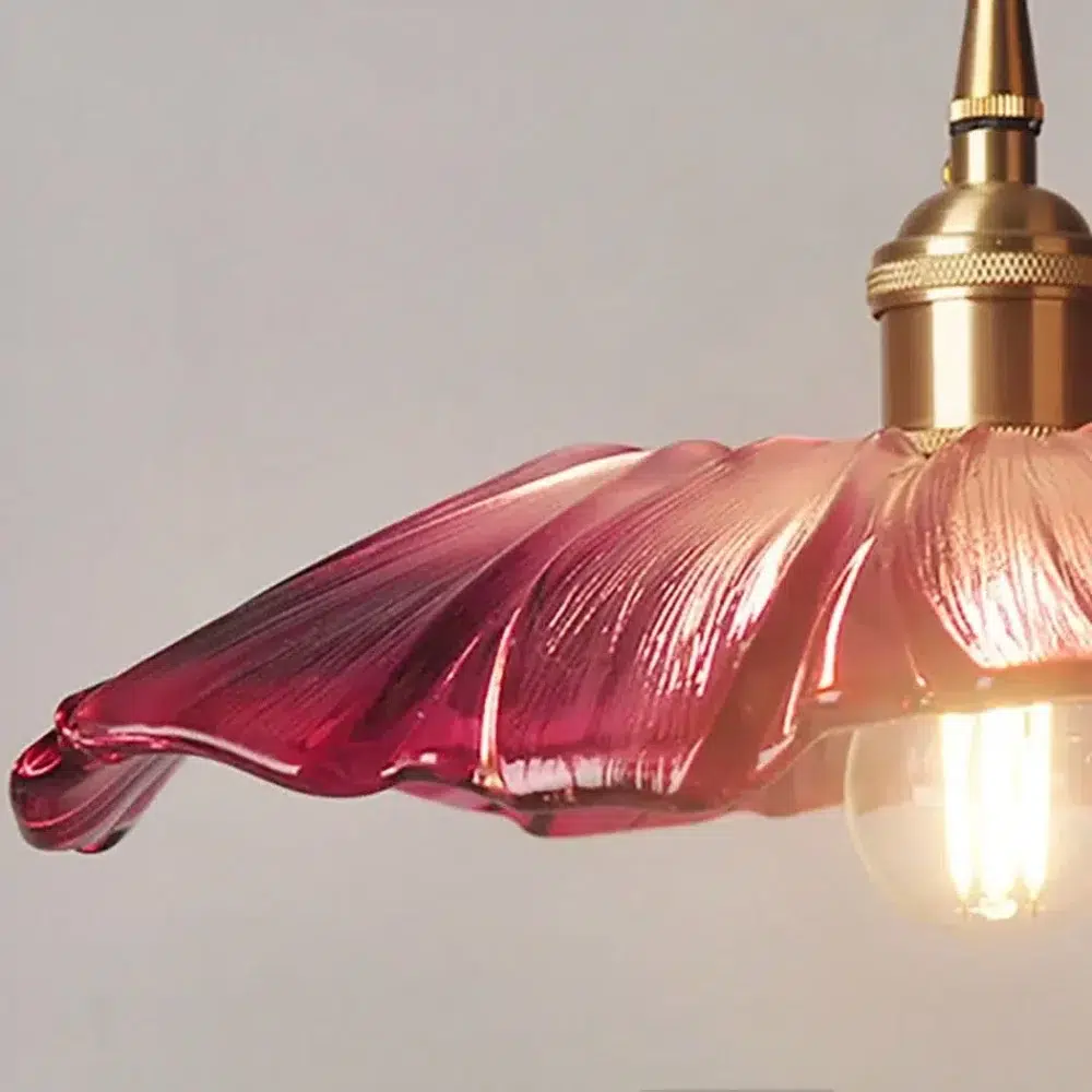Suspension fleur en verre rose