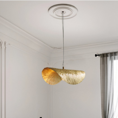 Suspension laiton de luxe au design rétro sur fond gris