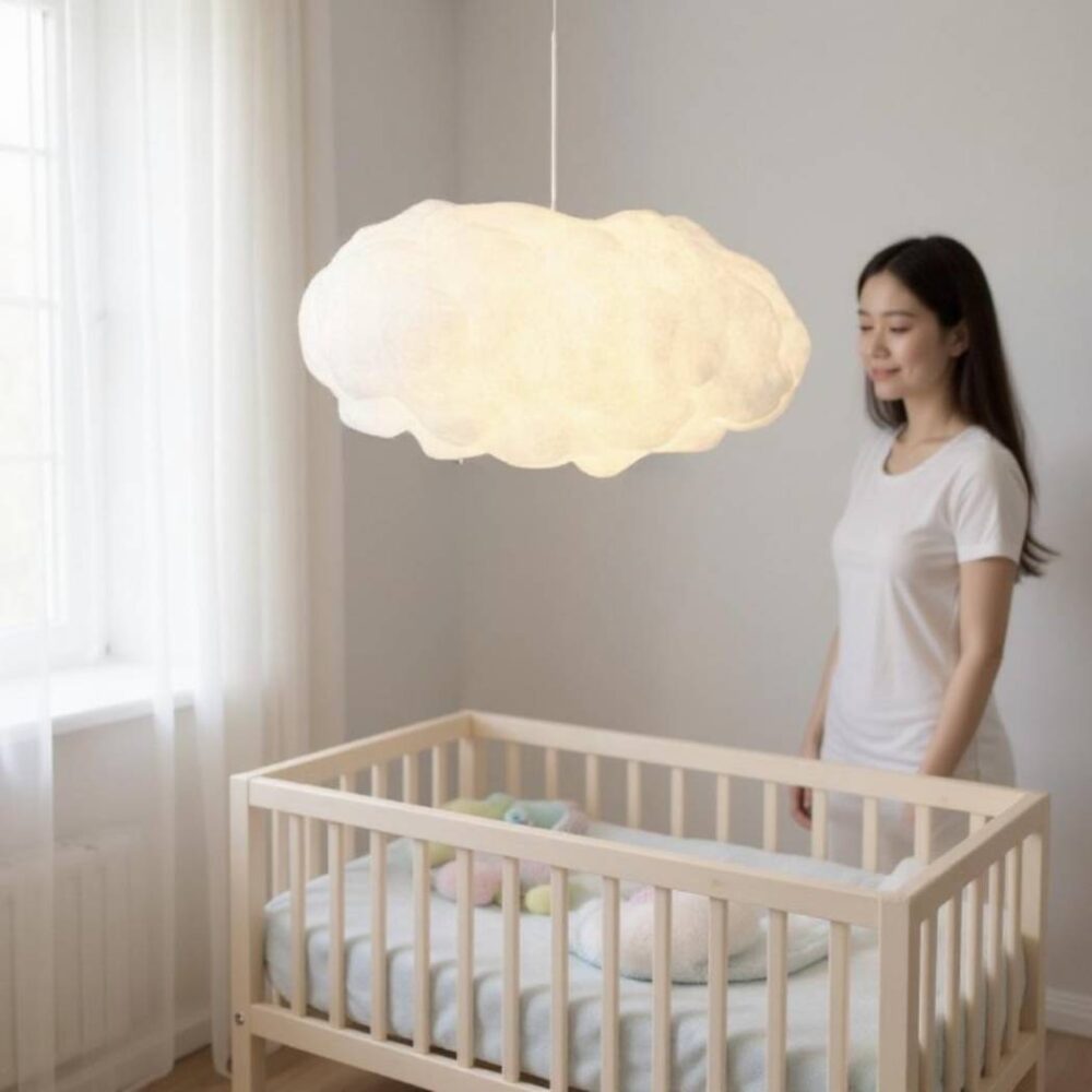 Suspension nuage blanc pour chambre d'enfant - vue de côté