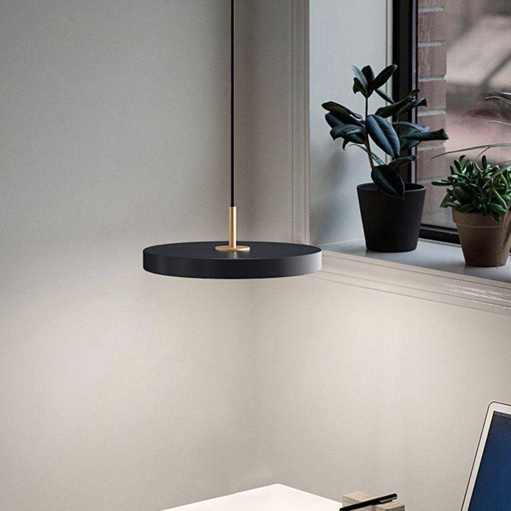 Suspension plate LED au design nordique moderne et minimaliste