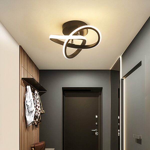 Suspension salle de bain LED noire minimaliste et moderne sur un plafond sur fond gris