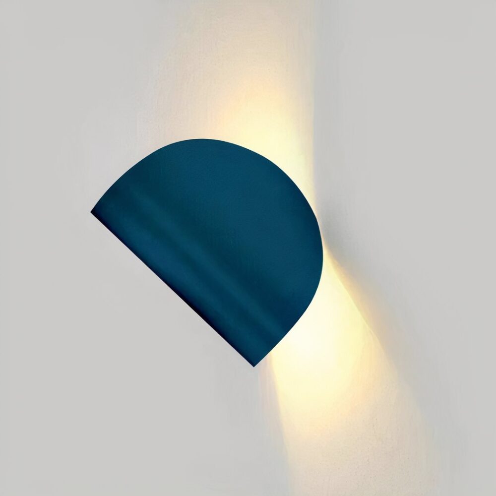 Applique murale bleu au design minimaliste et rotative - vue de côté