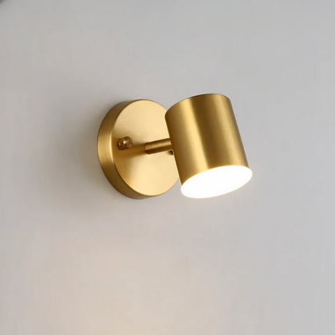 Applique murale LED dorée de style nordique moderne en aluminium sur fond gris
