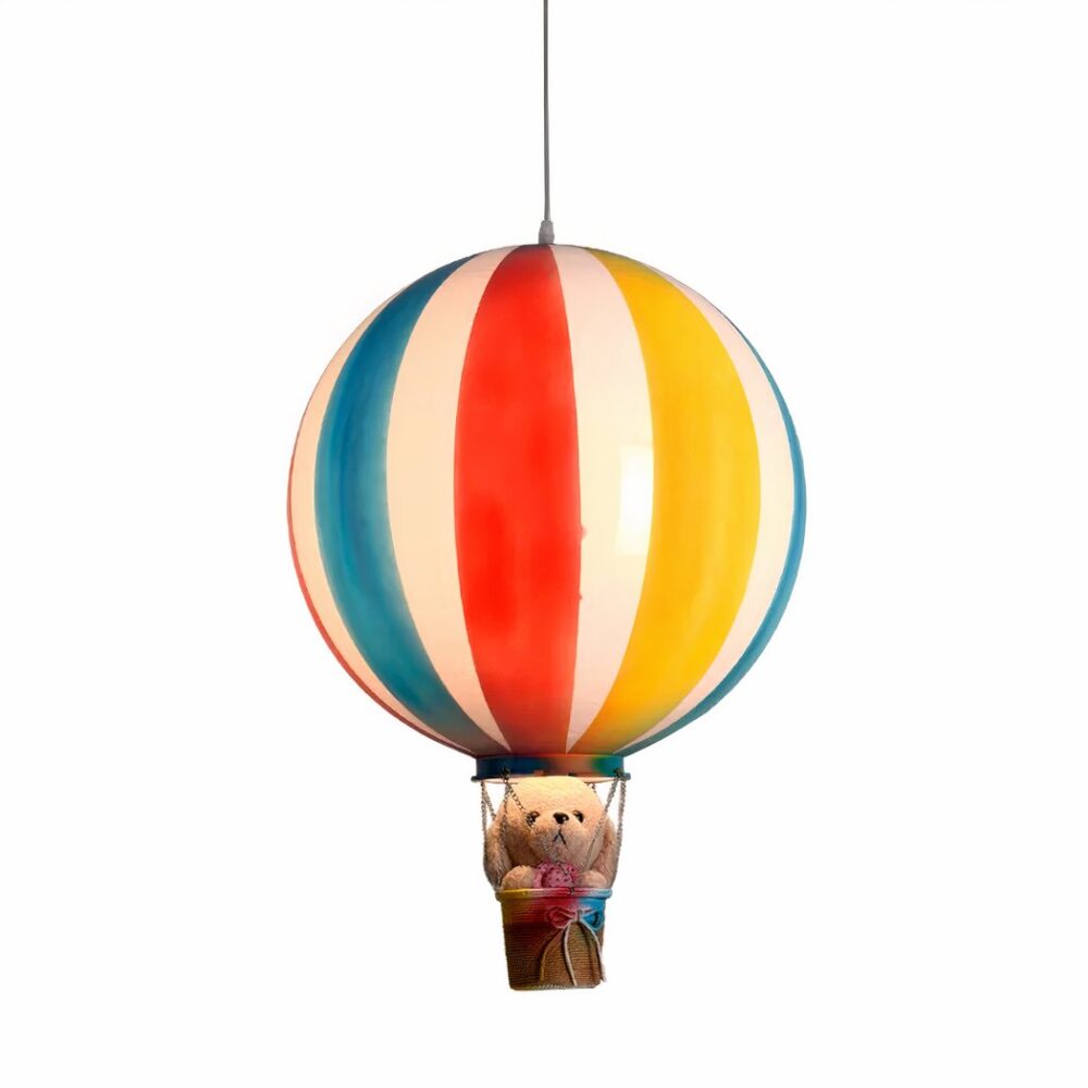 Lustre créatif montgolfière avec ourson en acrylique sur fond blanc