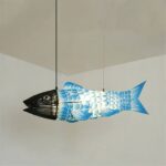 Lustre japonais LED en forme de gros poisson - vue de côté