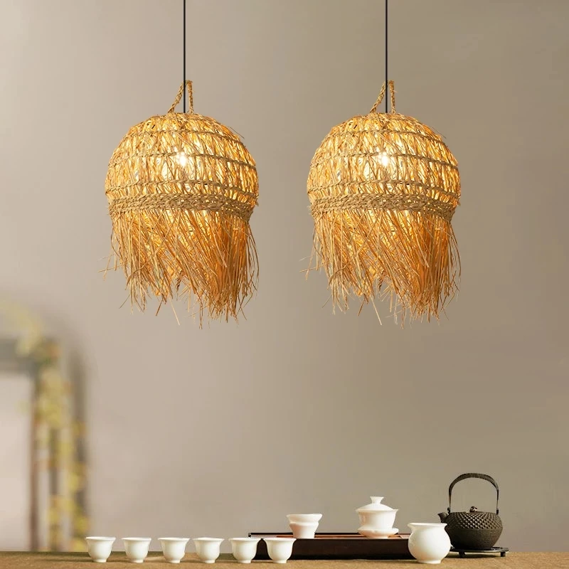 Lustre boule rétro en paille et bambou tissé à la main - ambiance allumée