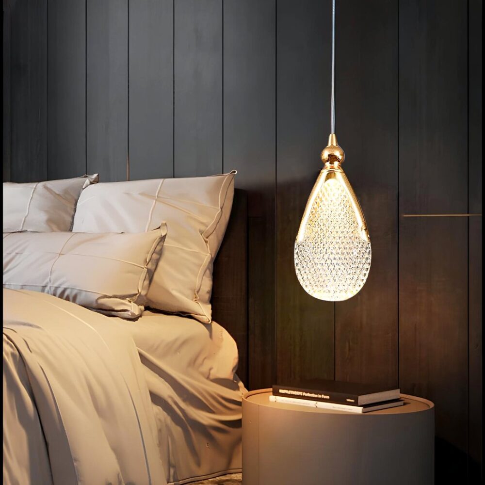 Lustre avec suspensions en forme de gouttes en acrylique - ambiance allumée