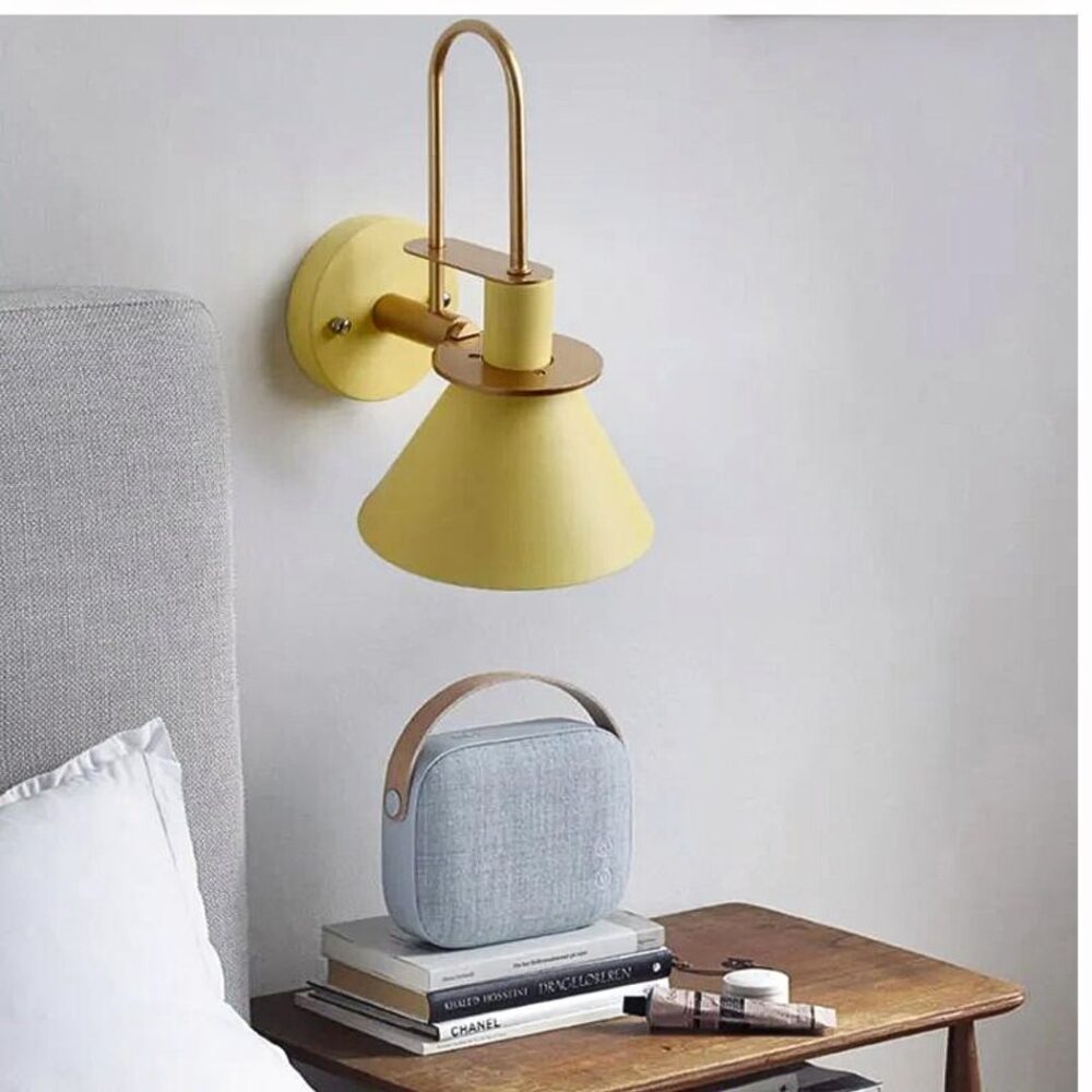 Applique murale colorée dans le style scandinave - ambiance éteinte