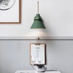 Applique murale colorée dans le style scandinave - vue de côté