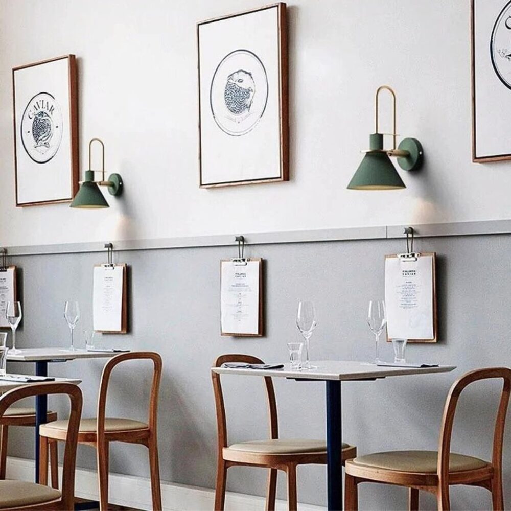 Applique murale colorée dans le style scandinave