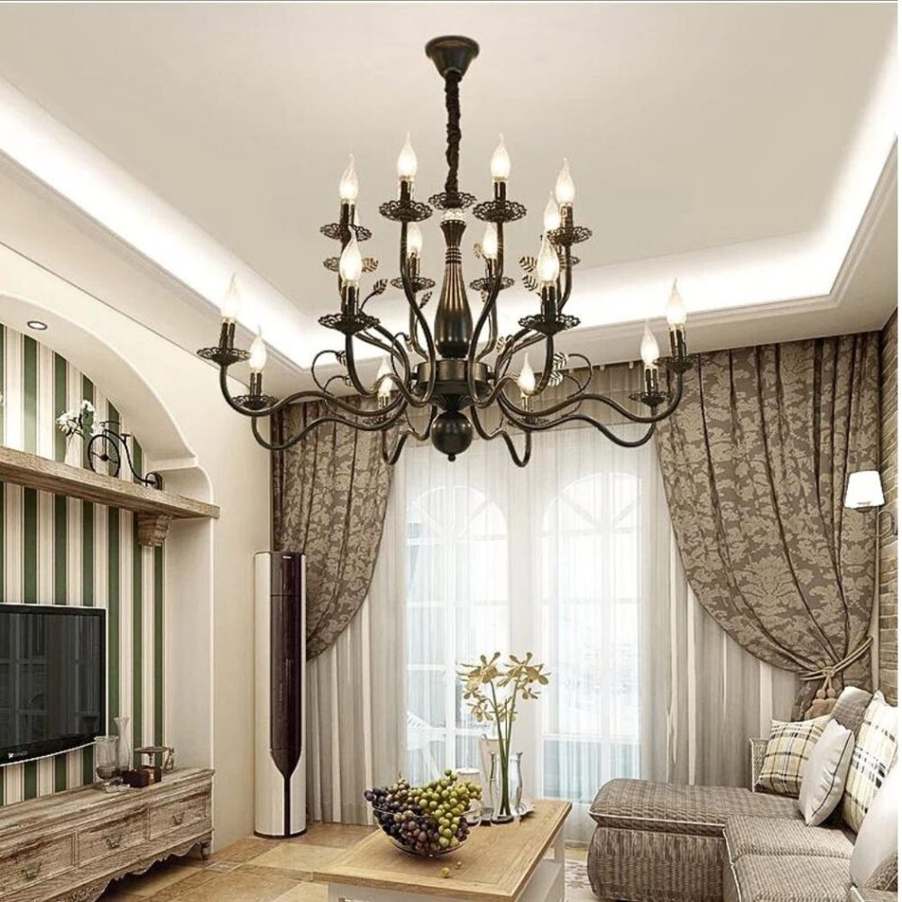Lustre en fer forgé dans le style chandelier baroque - zoom matière