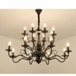 Lustre en fer forgé dans le style chandelier baroque - détail