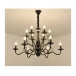 Lustre en fer forgé dans le style chandelier baroque - vue de côté