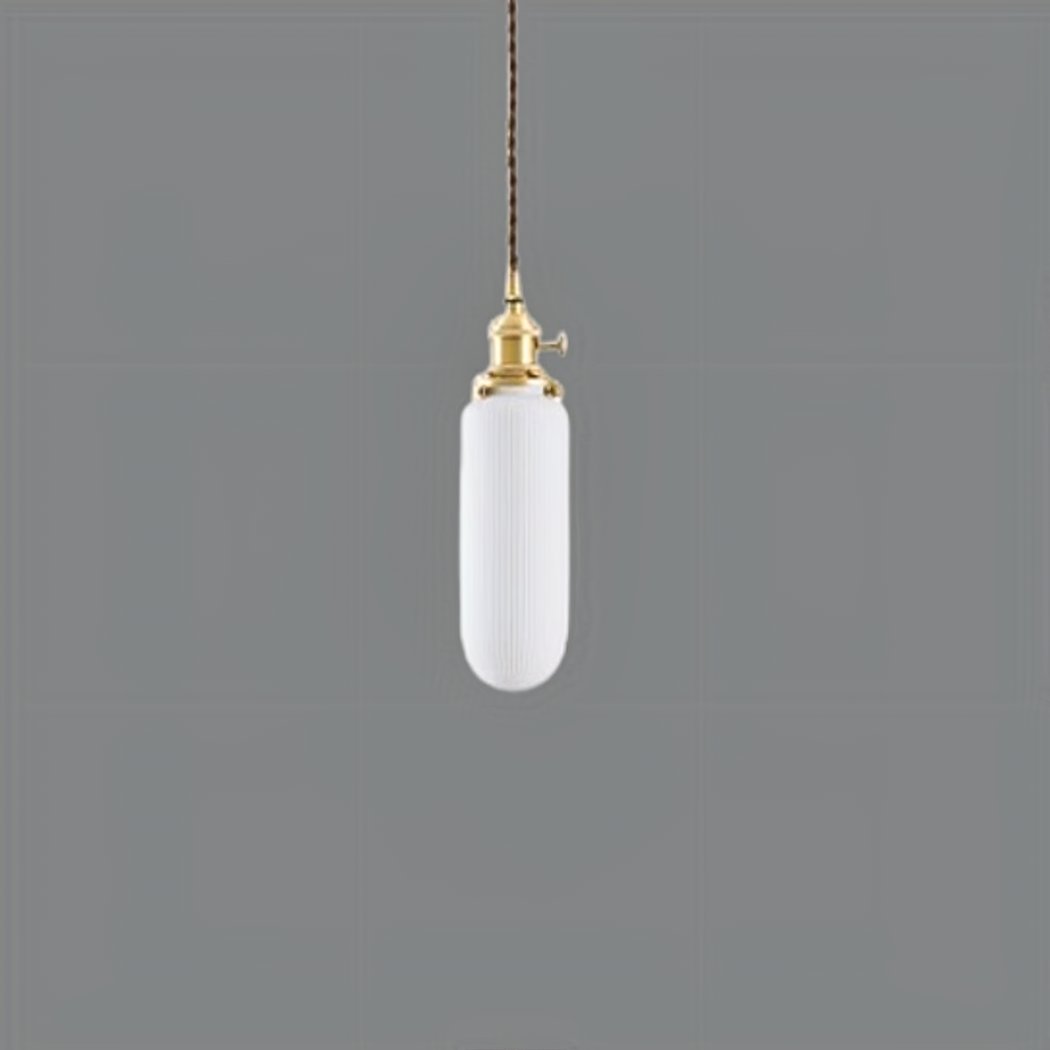 Suspension blanche vintage en céramique et cuivre - ambiance allumée