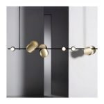 Suspension scandinave minimaliste avec des cercles dorés