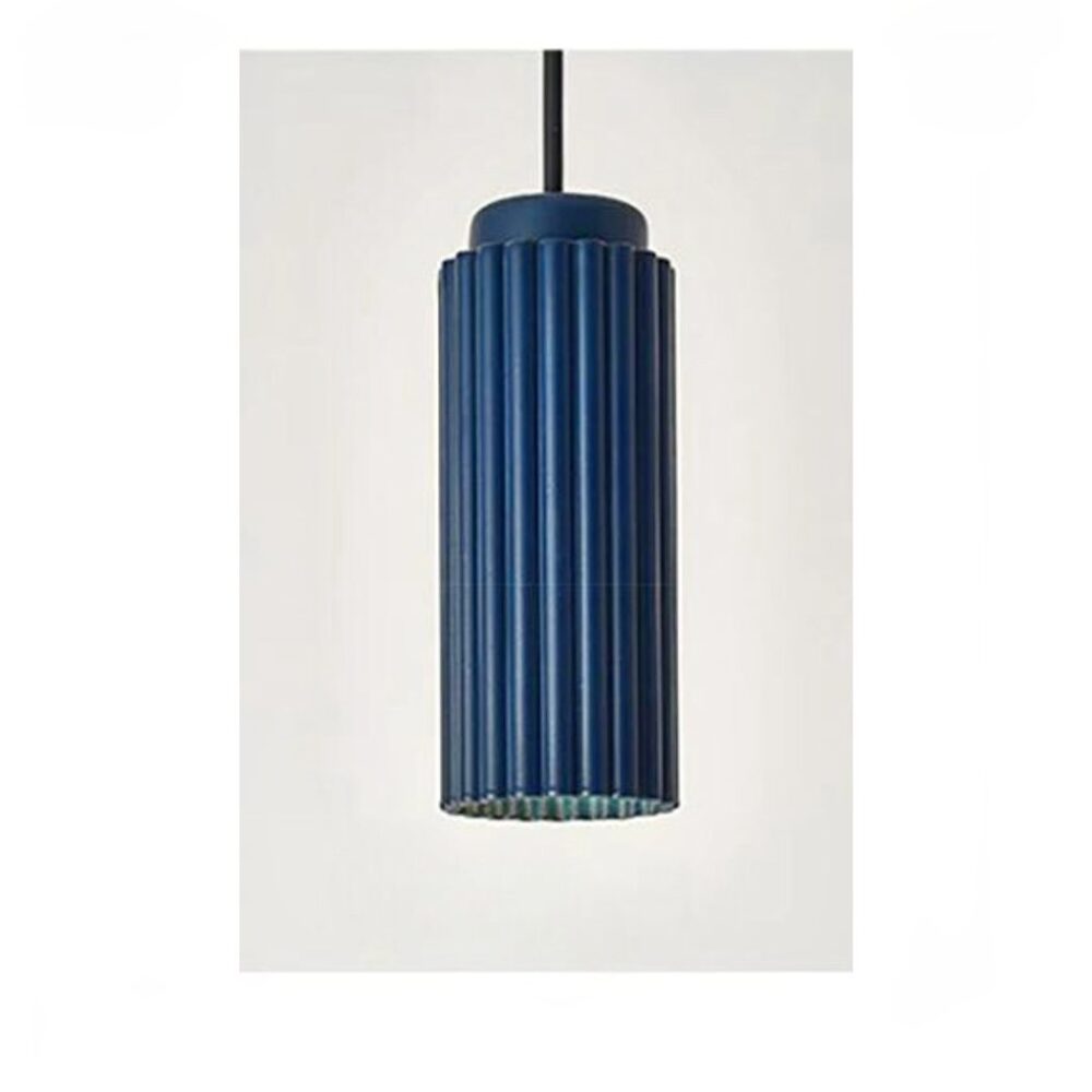 Suspension simple colorée dans le style scandinave - ambiance allumée