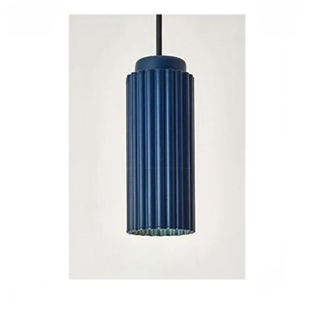 Suspension simple colorée dans le style scandinave - ambiance allumée