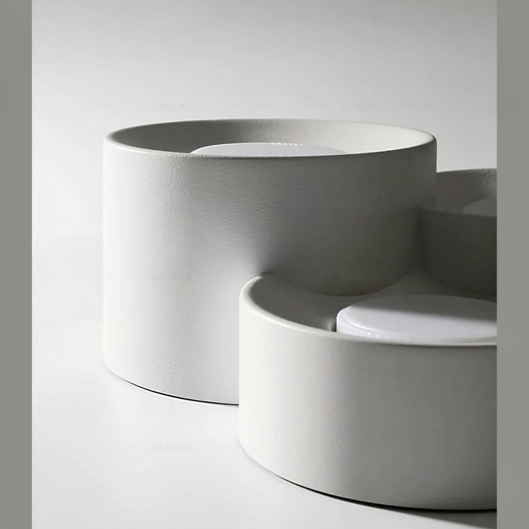 Lustre moderne LED au design minimaliste de cylindre et spot encastré - ambiance allumée