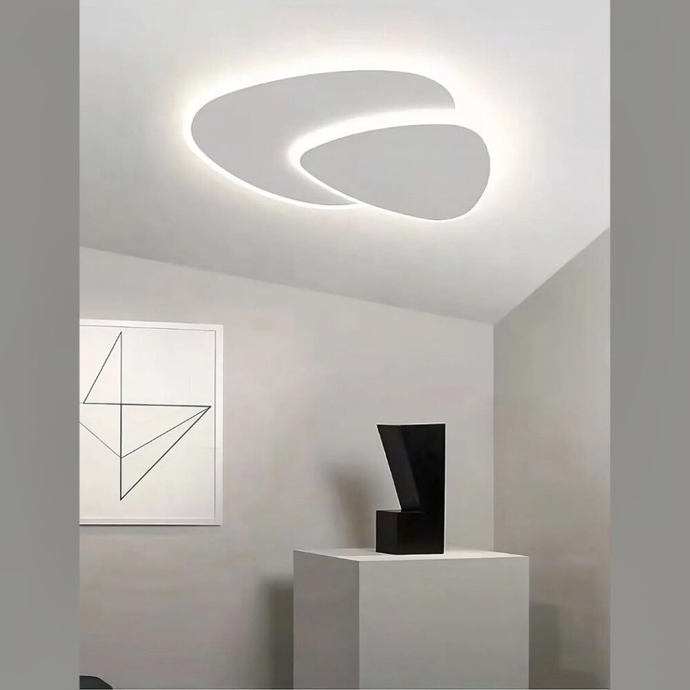 Lustre plafonnier moderne de salon en triangle design blanc