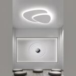 Lustre plafonnier moderne de salon en triangle design blanc - vue de face