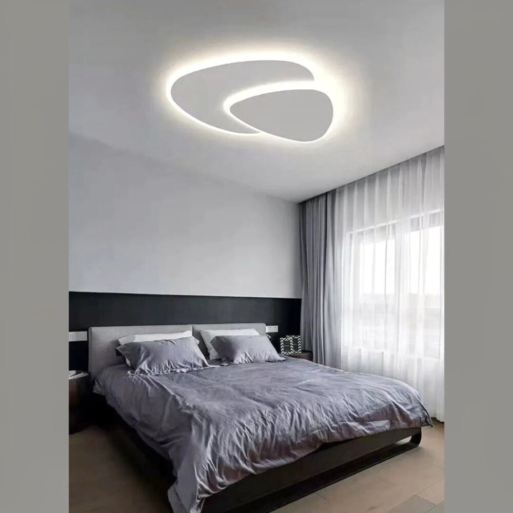 Lustre plafonnier moderne de salon en triangle design blanc - vue d'ensemble