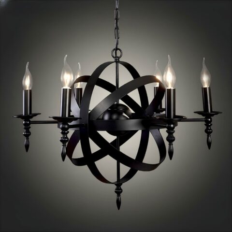 Lustre en métal noir ressemblant au centre, à un atome. Autour de cette structure sont fixées 6 chandeliers noirs avec leur ampoule allumée. Le tout sur fond noir dégradé blanc au centre.