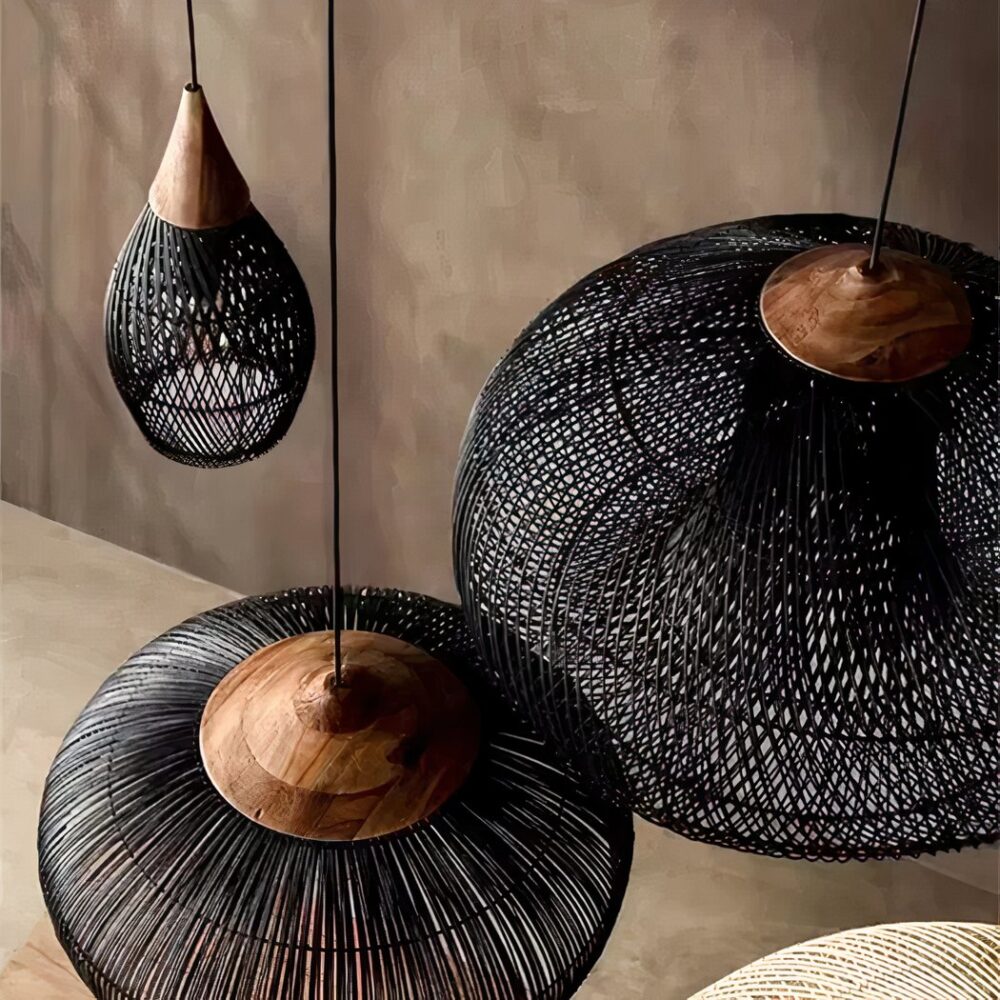 Lustre bambou chambre classique et tissé main — vue en situation