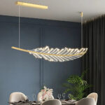 Lustre en forme de feuille suspendue en acrylique - vue de face