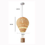Lustre suspendu en forme de montgolfière - vue de côté
