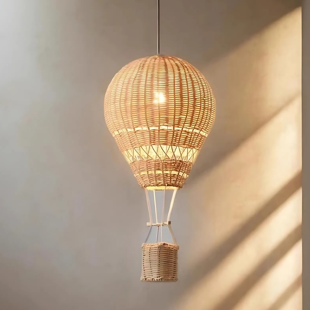 Lustre suspendu en forme de montgolfière