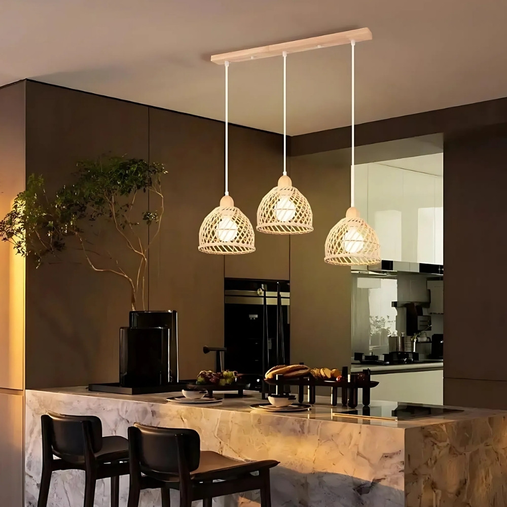 Suspension 3 lampes en rotin et bambou — vue en situation