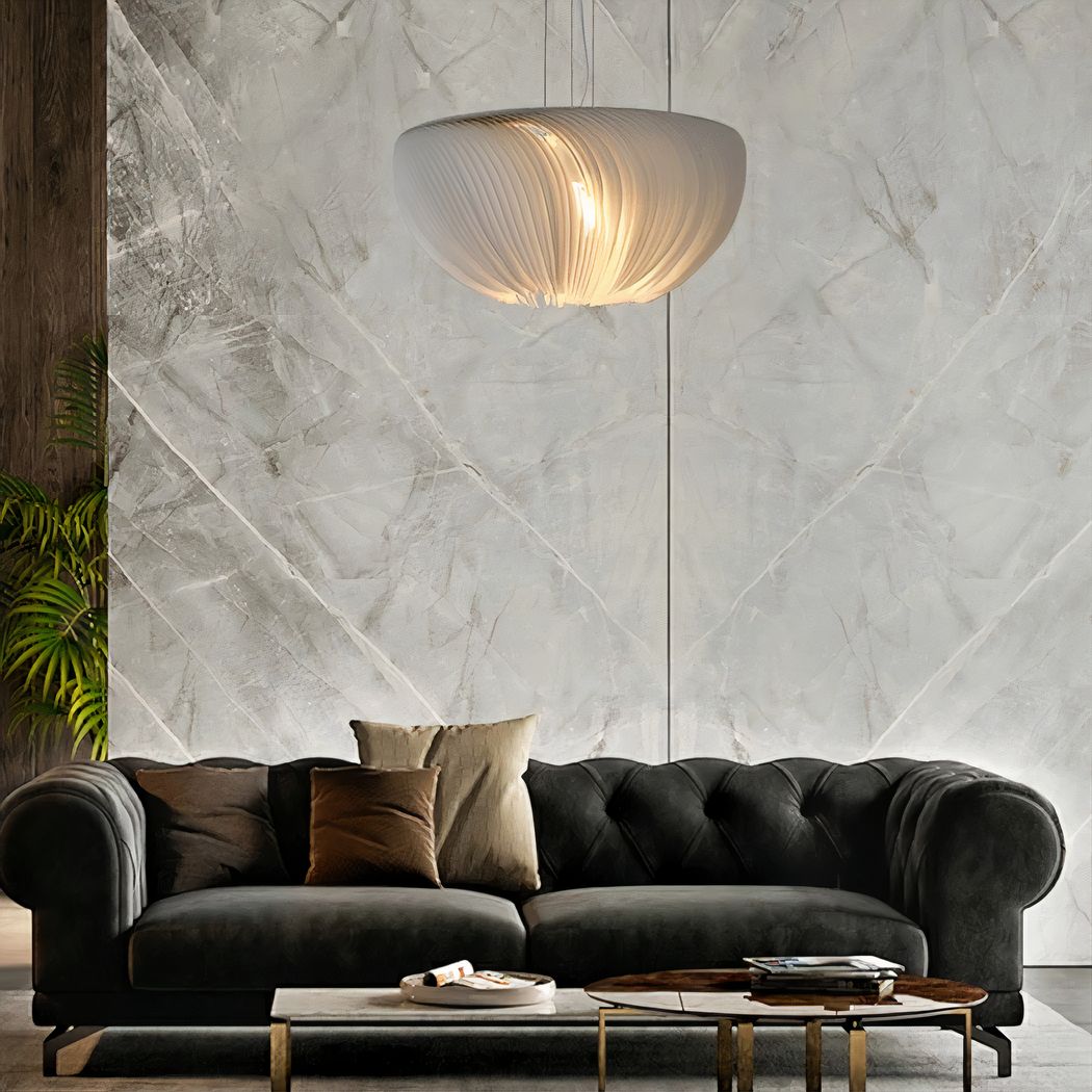 Lustre suspendu Japandi blanc en parchemin plissé - ambiance allumée