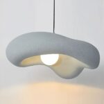 Lustre suspendu Japandi résine forme organique minimaliste - ambiance éteinte