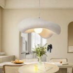 Lustre suspendu Japandi résine forme organique minimaliste - vue de face